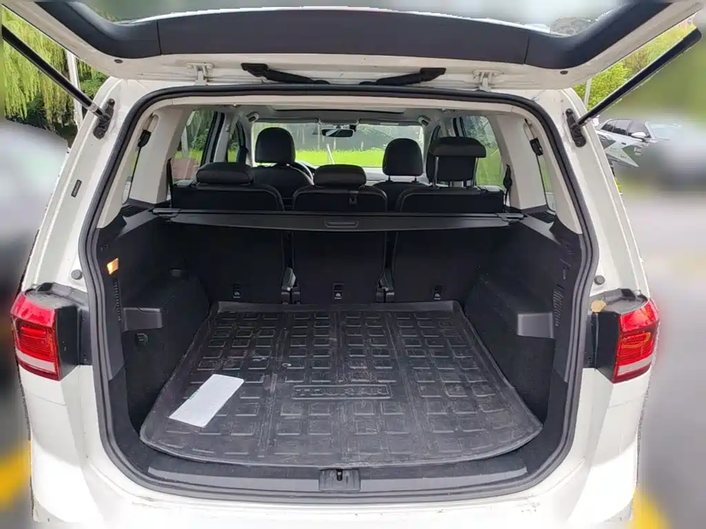 Volkswagen Touran — миниатюра 24
