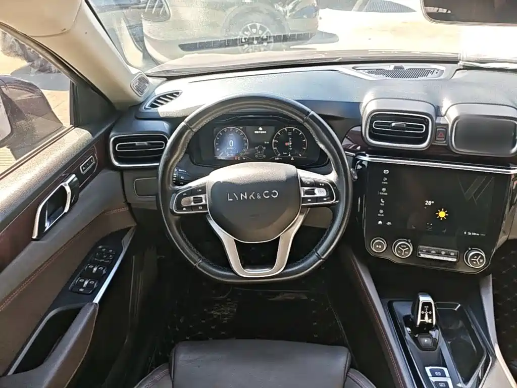 Lynk & Co 02 — миниатюра 11