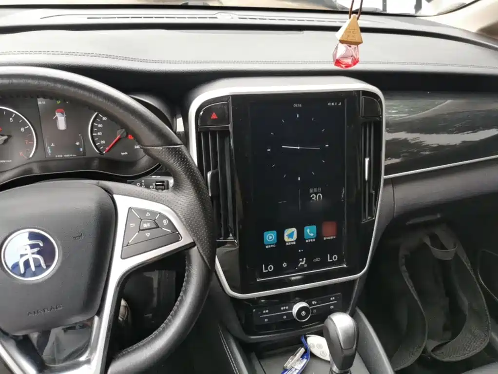 BYD MAX — миниатюра 10