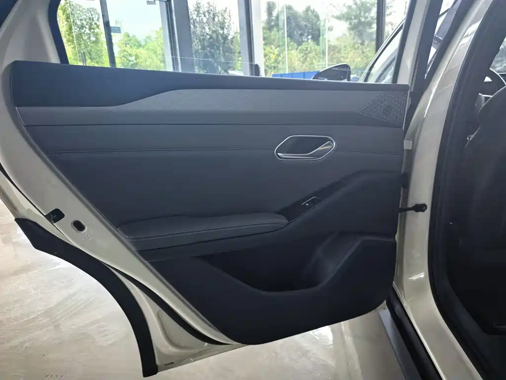BYD Qin L — миниатюра 11