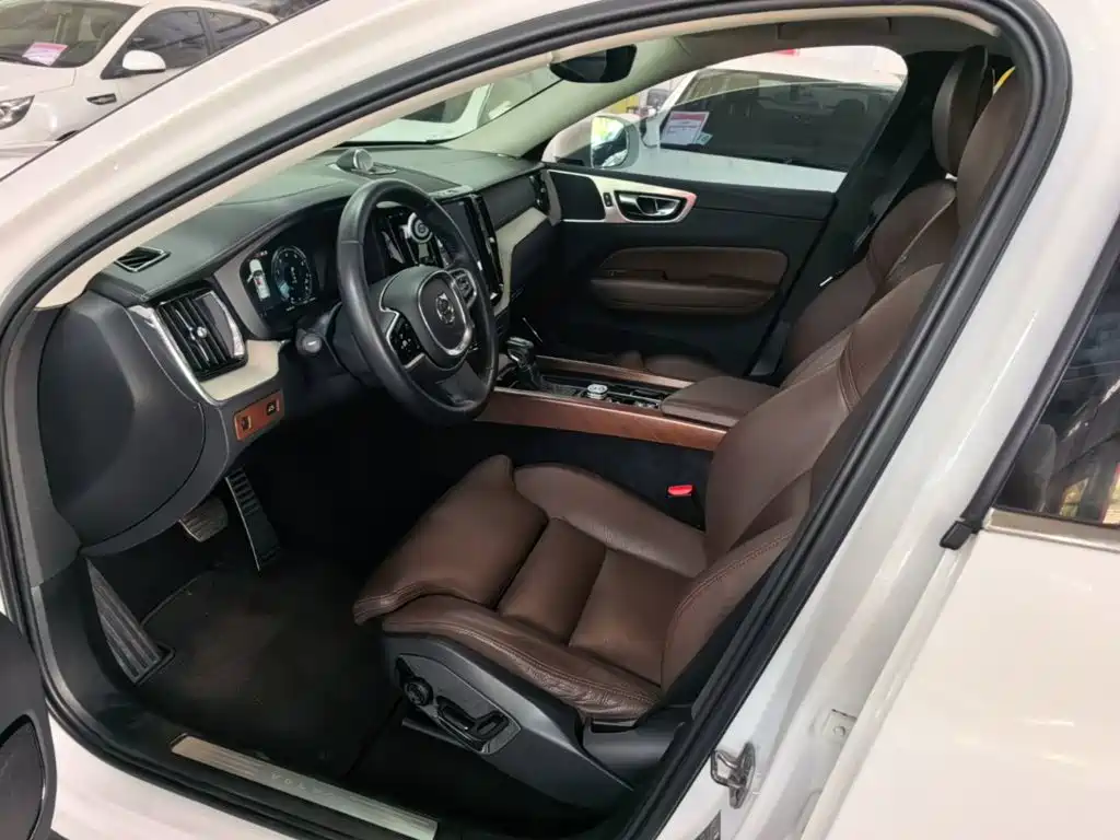 Volvo XC60 — миниатюра 15