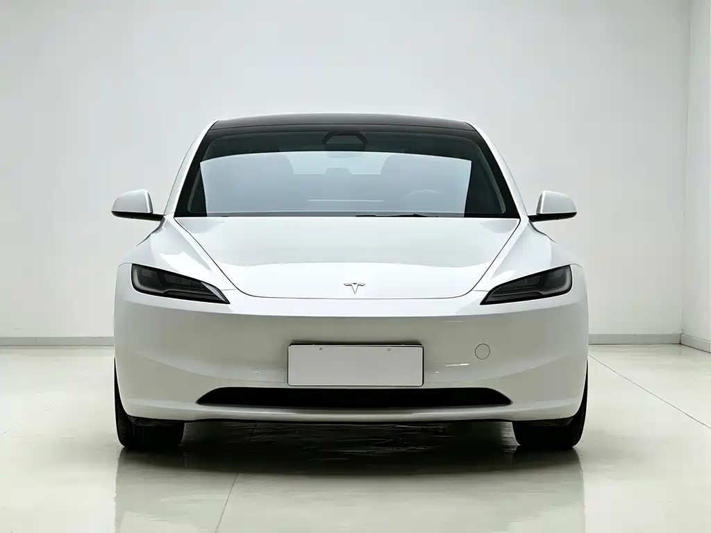 Tesla Model 3 — миниатюра 2