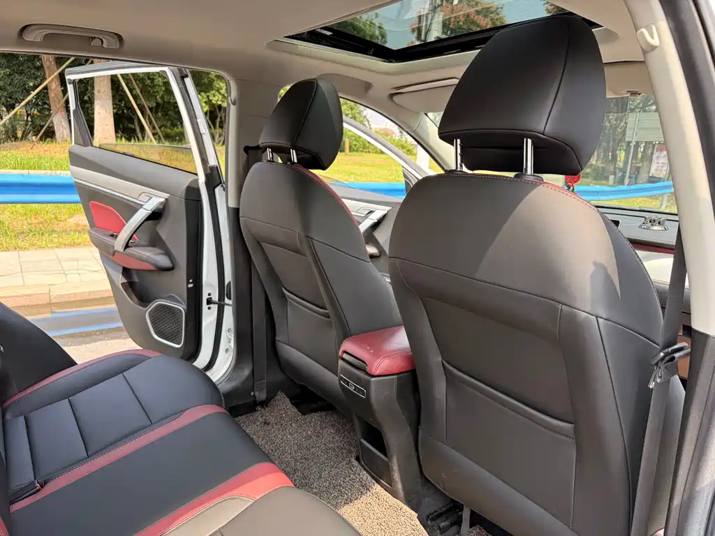 Geely Binyue — миниатюра 9