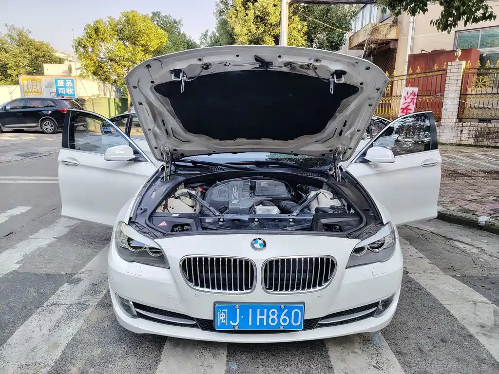 BMW 5 Series — миниатюра 14