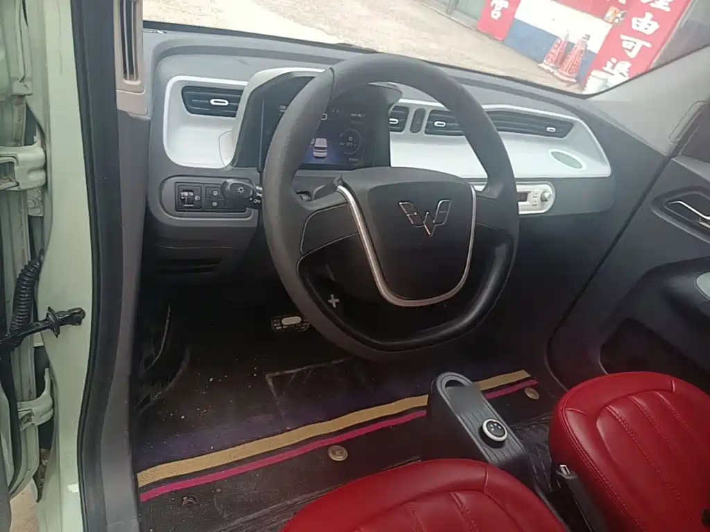 Wuling MINIEV — миниатюра 10