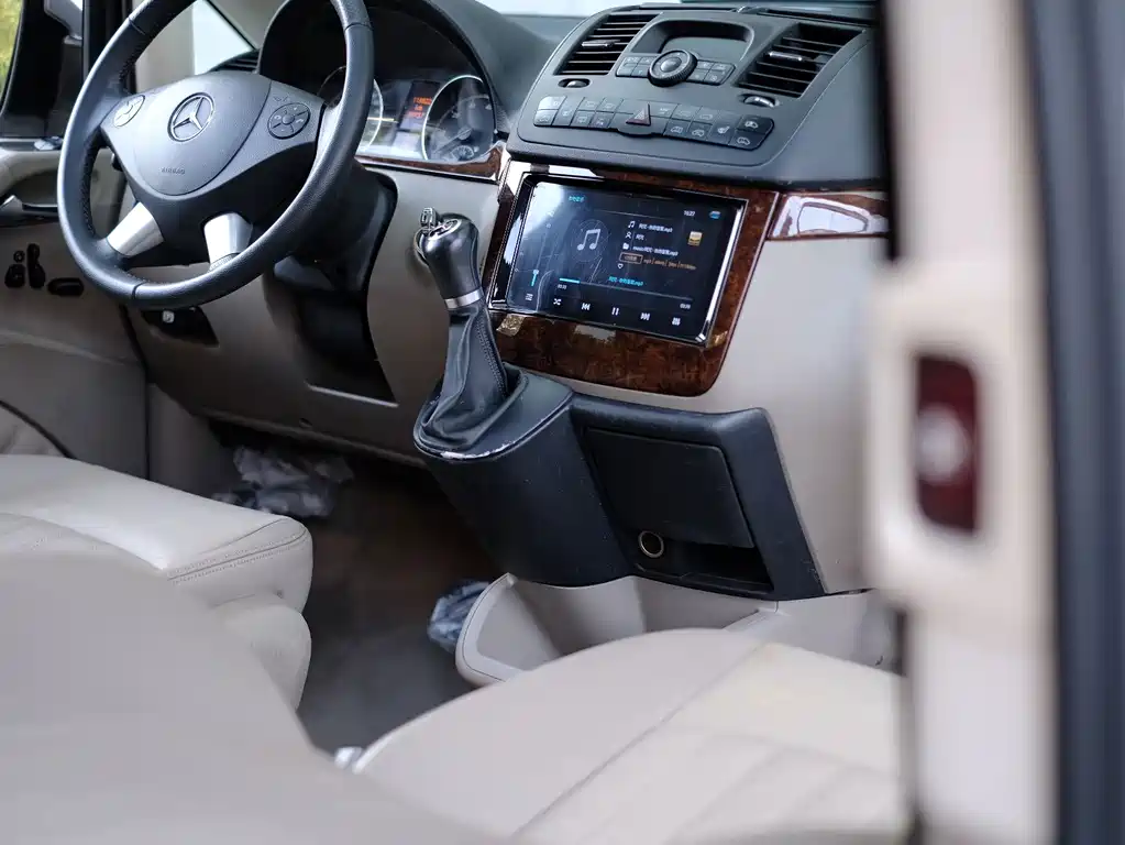 Mercedes-Benz Viano — миниатюра 50