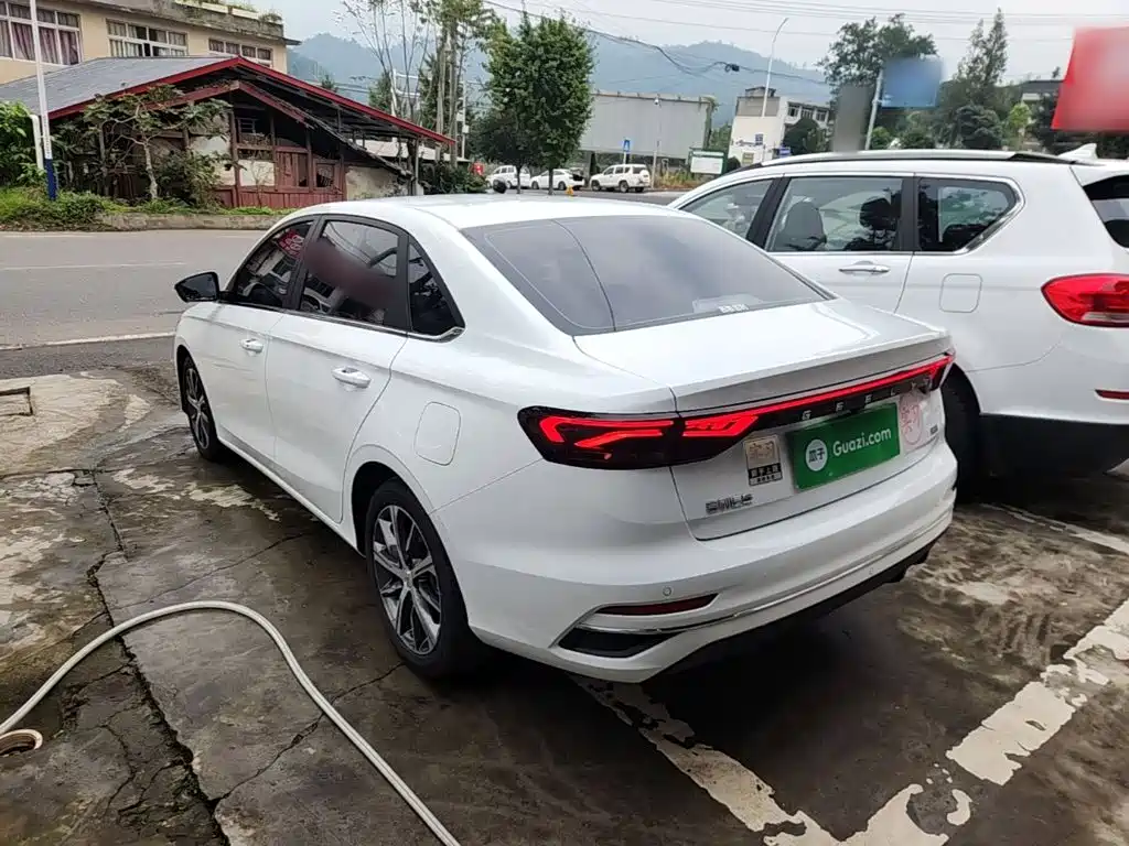 Geely Emgrand — миниатюра 5