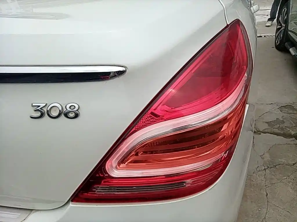 Peugeot 308 — миниатюра 8