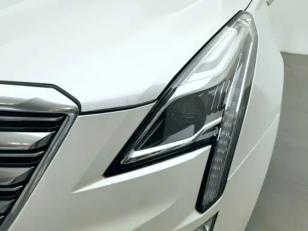 Cadillac XT5 — миниатюра 7