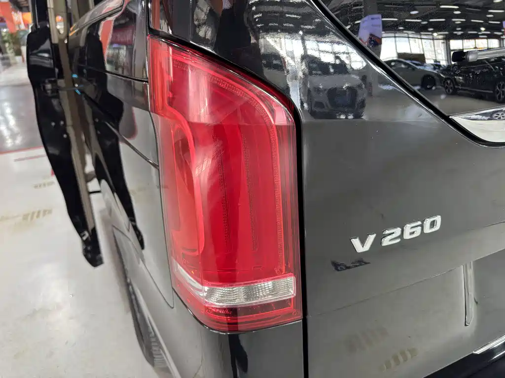 Mercedes-Benz V-Class — миниатюра 23