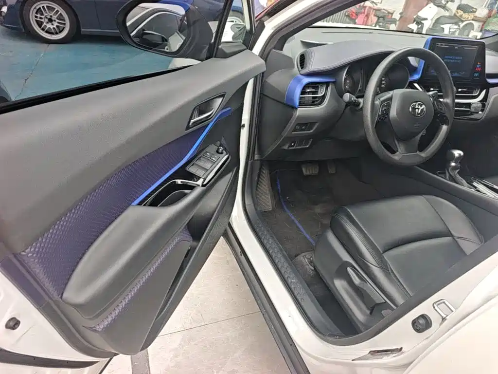 Toyota C-HR — миниатюра 16