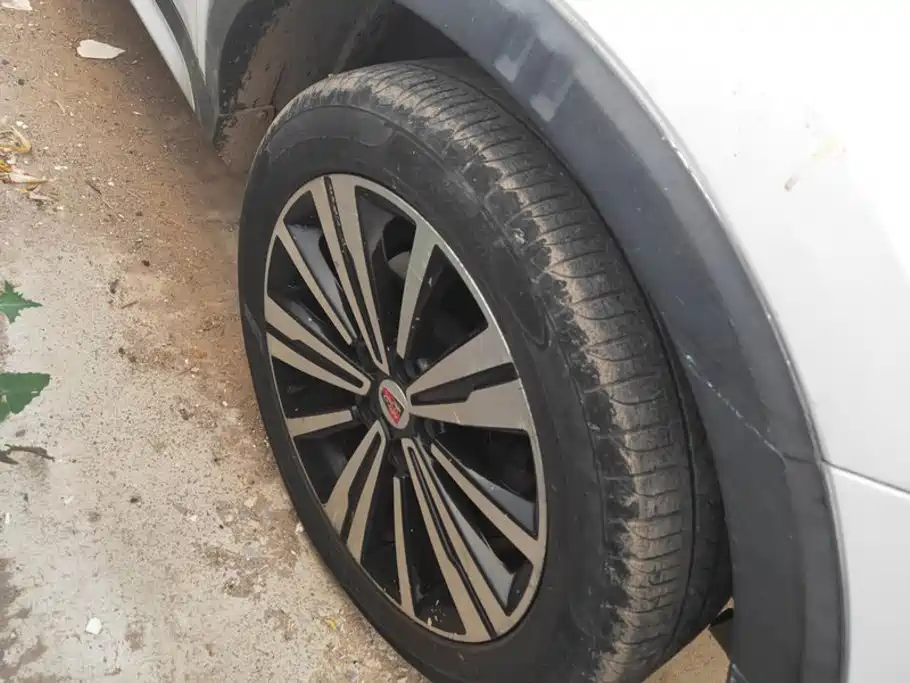 Roewe RX5 — миниатюра 6