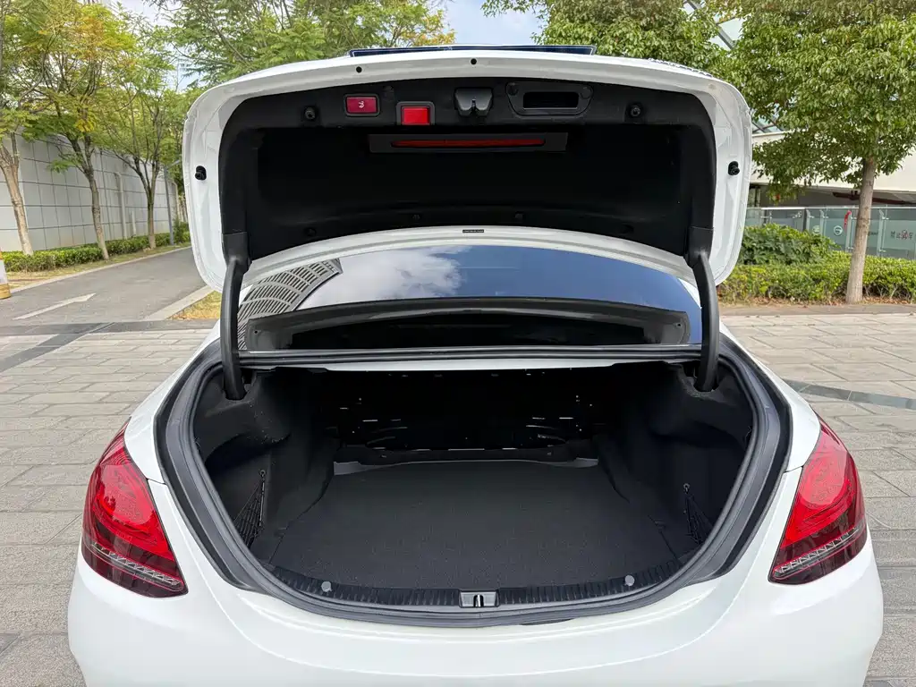 Mercedes-Benz C-Class — миниатюра 40