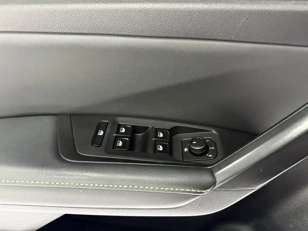 Volkswagen Lavida — миниатюра 12