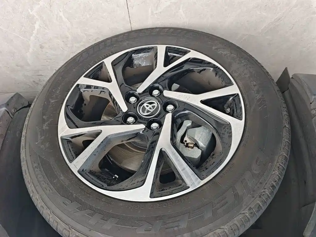 Toyota C-HR — миниатюра 23