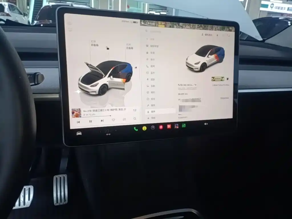 Tesla Model Y — миниатюра 13