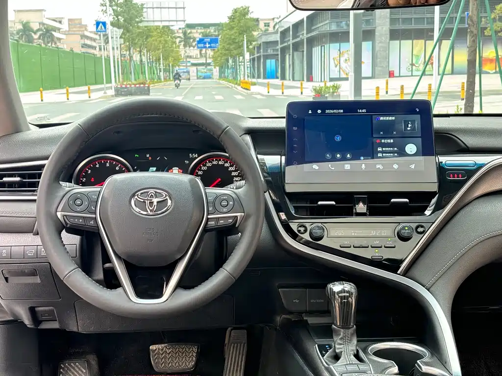 Toyota Camry — миниатюра 16