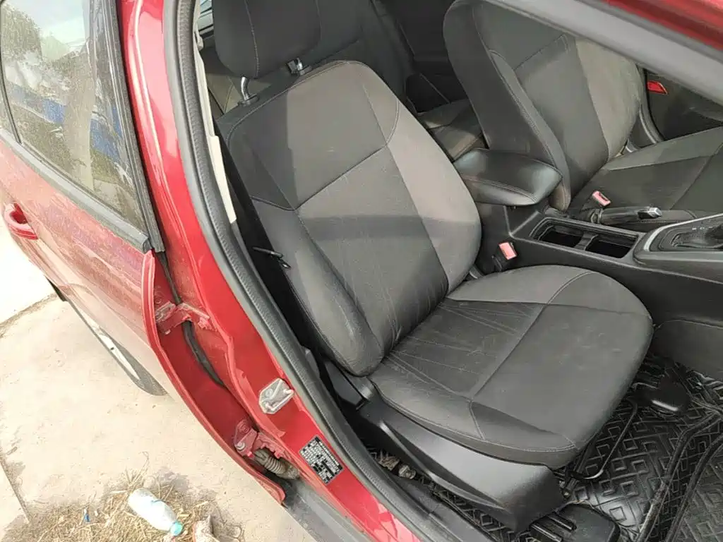 Ford Focus — миниатюра 25