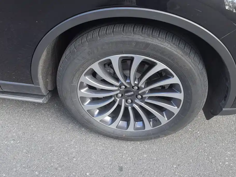 Lincoln Aviator — миниатюра 6