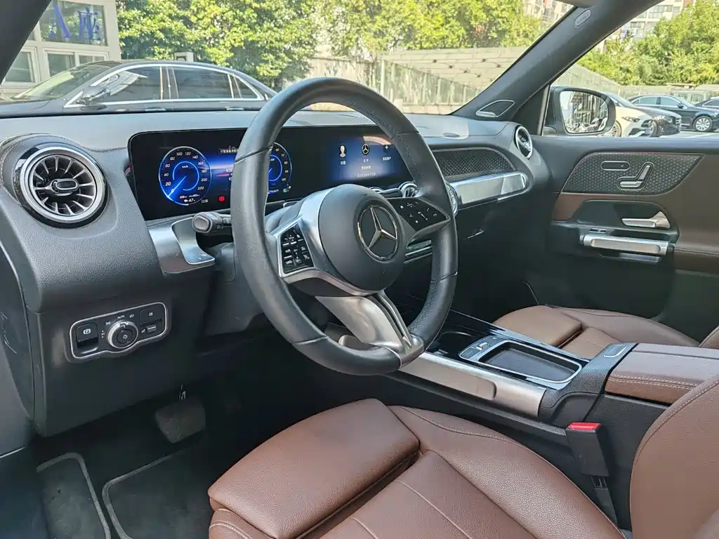 Mercedes-Benz EQB — миниатюра 14