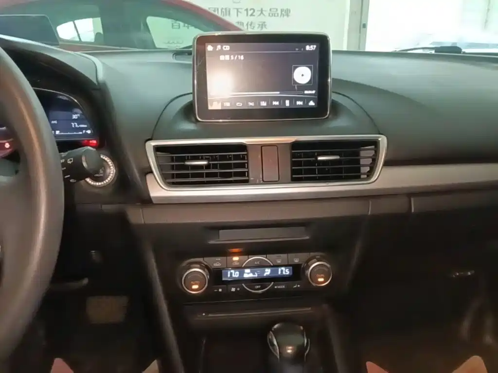 Mazda 3 Axela — миниатюра 13