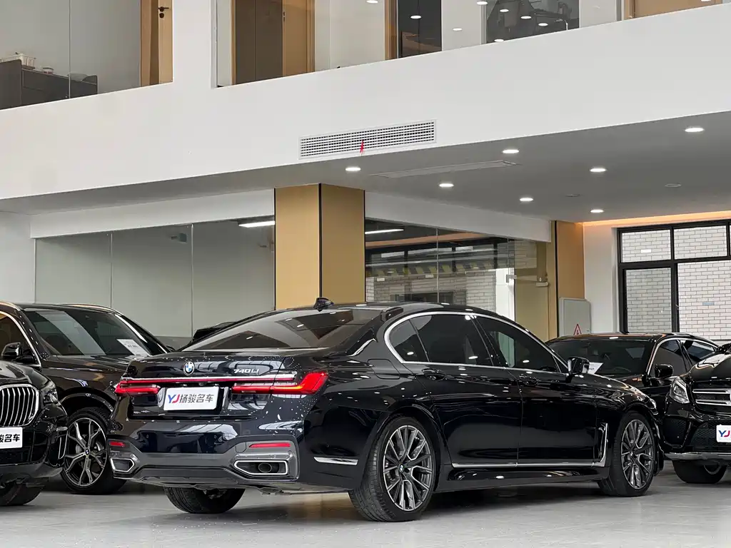 BMW 7 Series — миниатюра 3