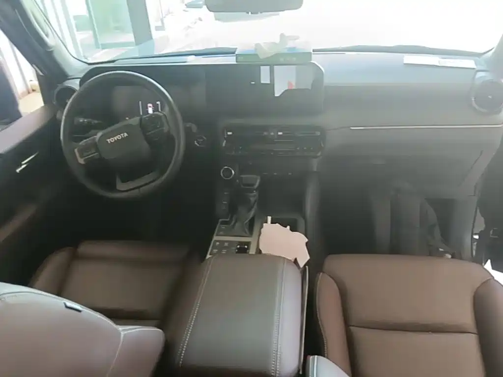 Toyota Land Cruiser Prado 2024 2.4T WX 6 мест