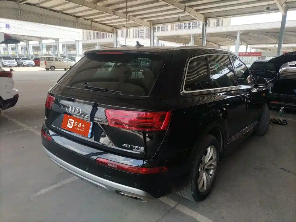 Audi Q7 — миниатюра 9