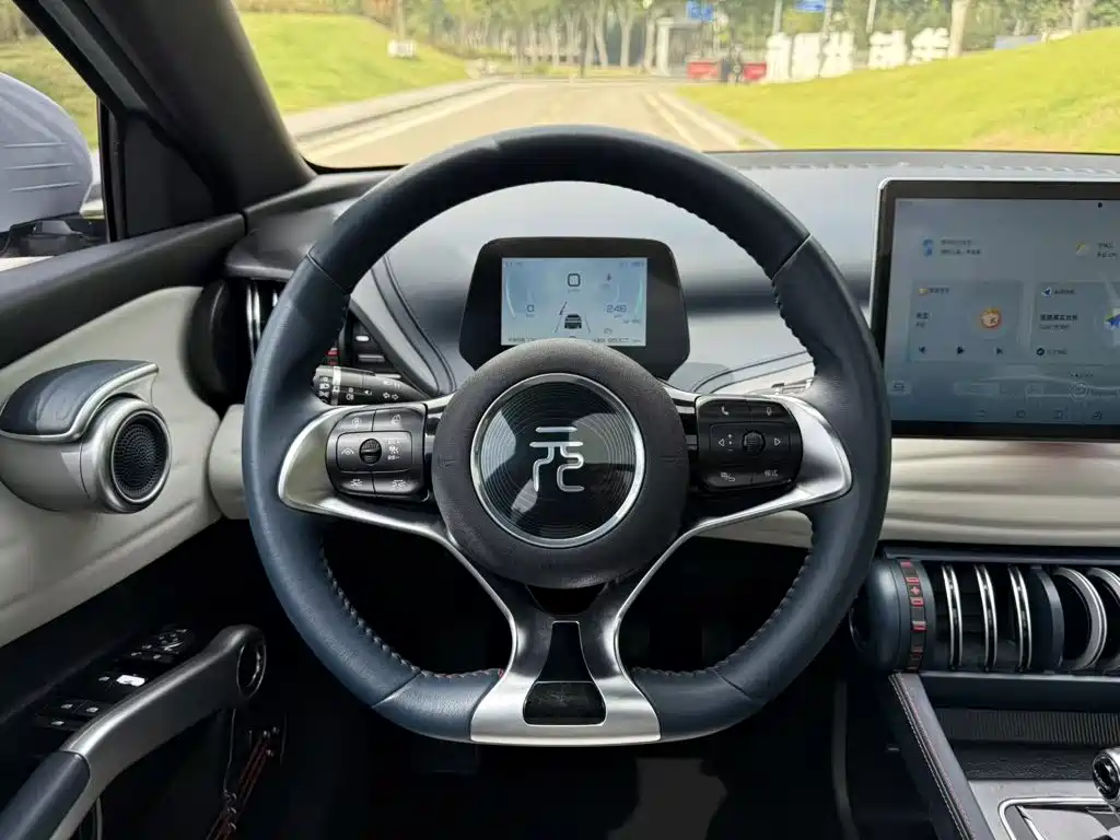 BYD Yuan Plus — миниатюра 11