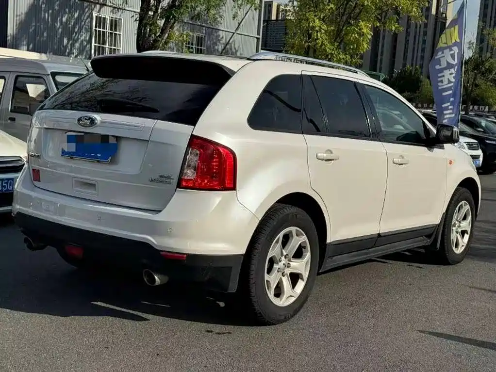 Ford Edge (Import) — миниатюра 8