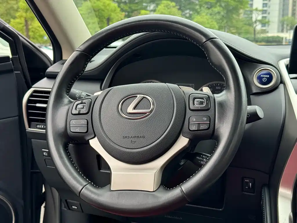 Lexus NX — миниатюра 9