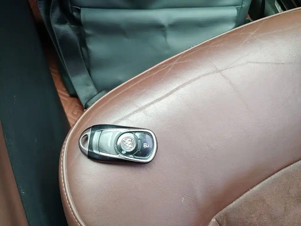 Buick Envision Plus — миниатюра 9