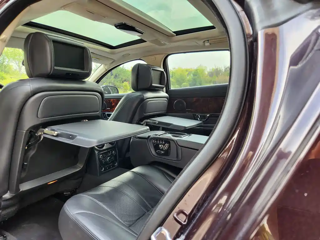 Jaguar XJ — миниатюра 16