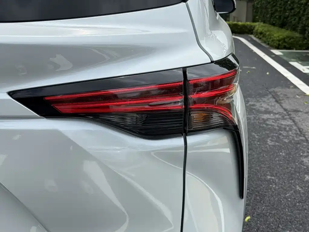 Toyota Sienna 2021 2.5L Luxury