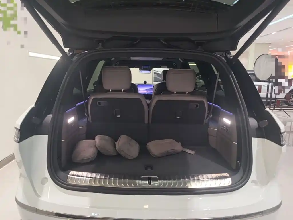 NIO ES8 — миниатюра 19