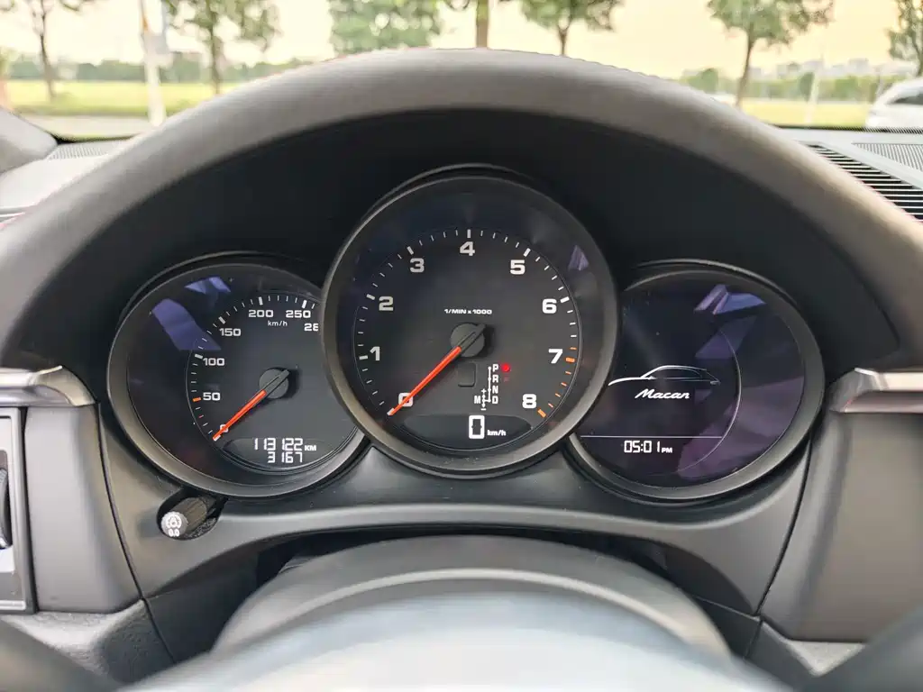 Porsche Macan — миниатюра 6