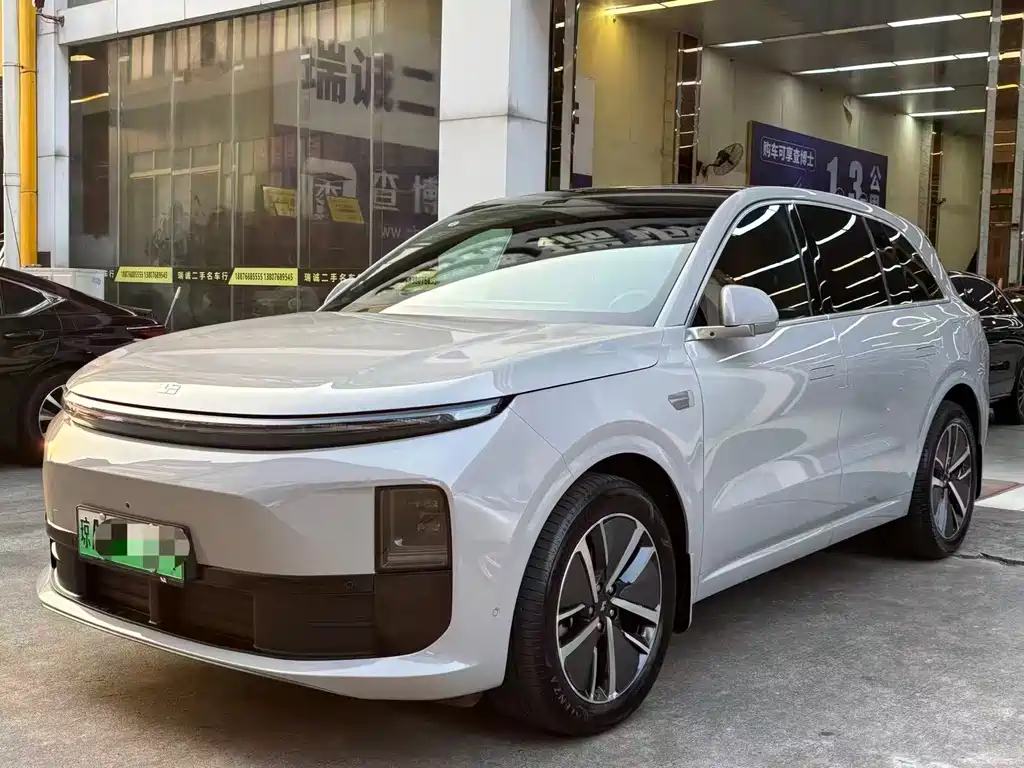 Li Auto Li L6 2025