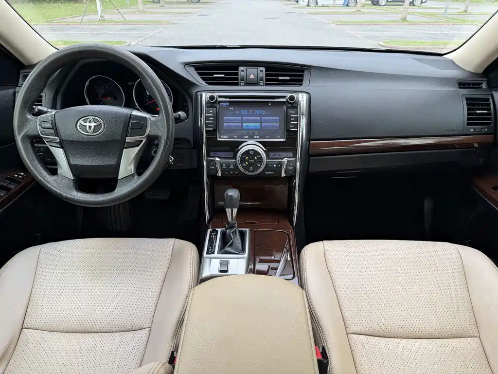 Toyota Reiz — миниатюра 5