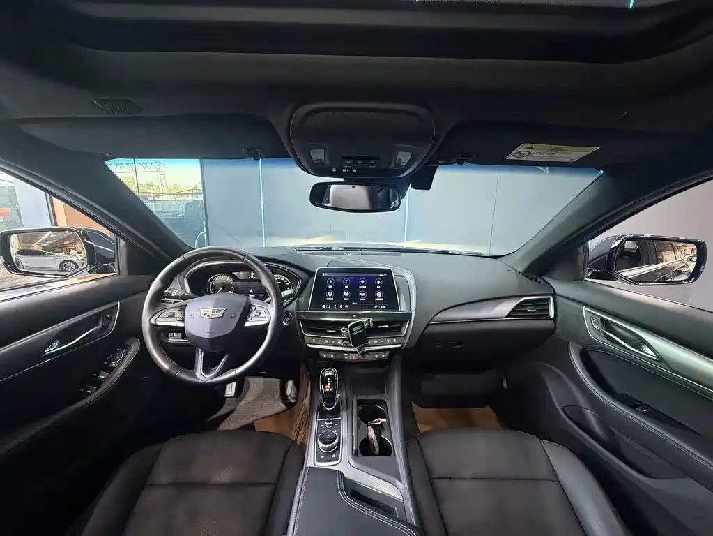Cadillac CT5 — миниатюра 9