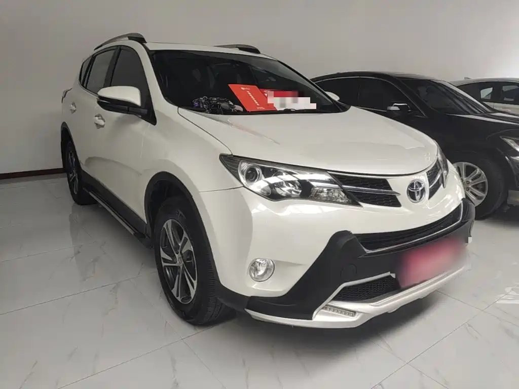 Toyota RAV4 — миниатюра 4