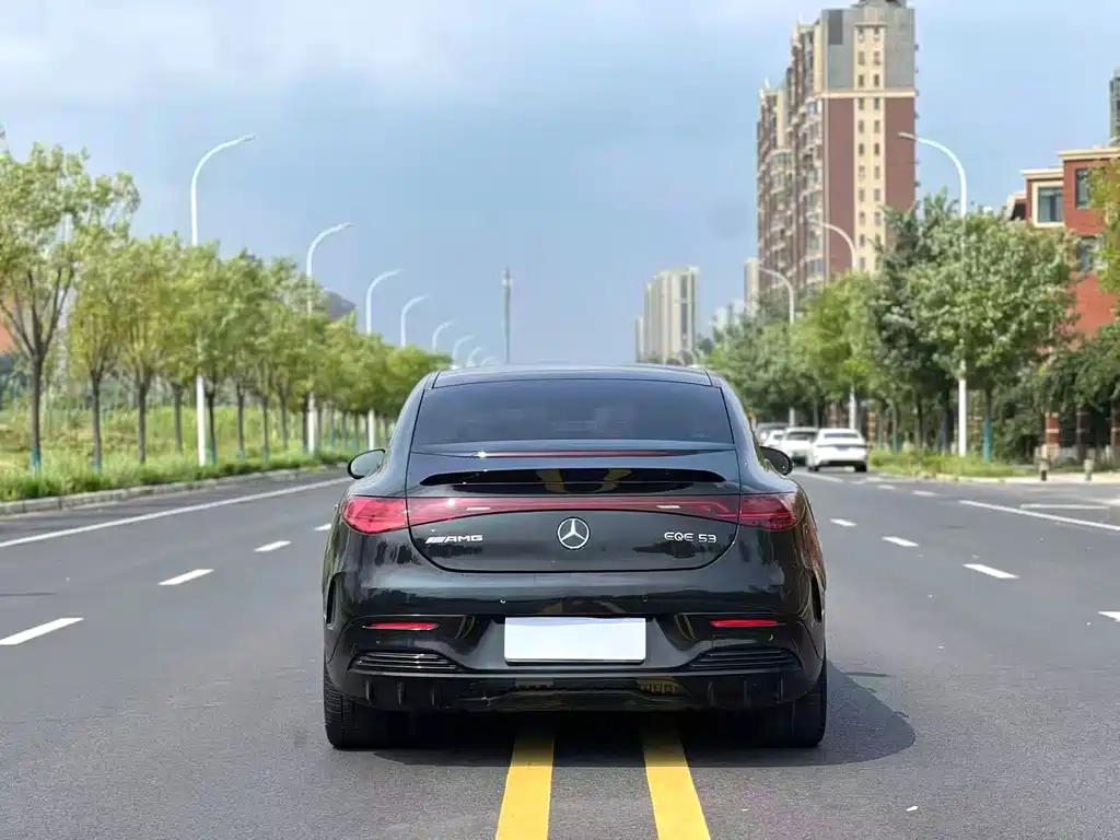 Mercedes-Benz EQE AMG — миниатюра 8