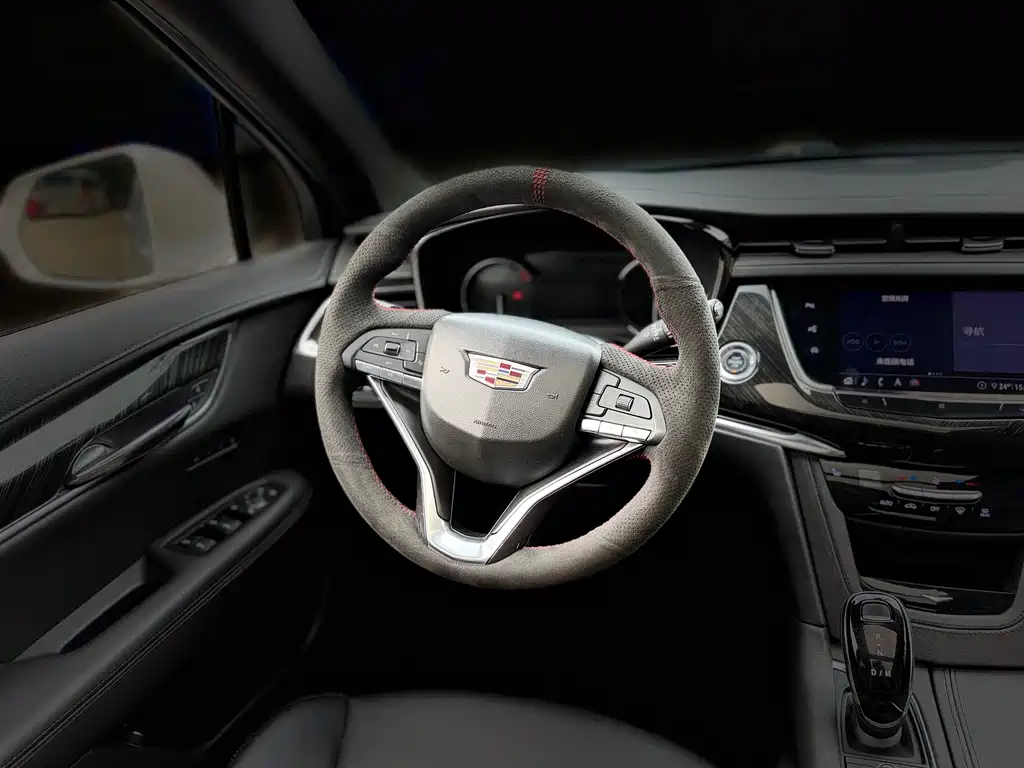 Cadillac XT6 — миниатюра 7
