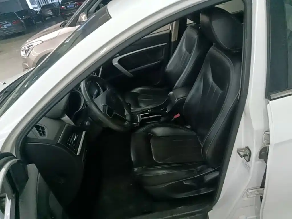 Geely Emgrand — миниатюра 15