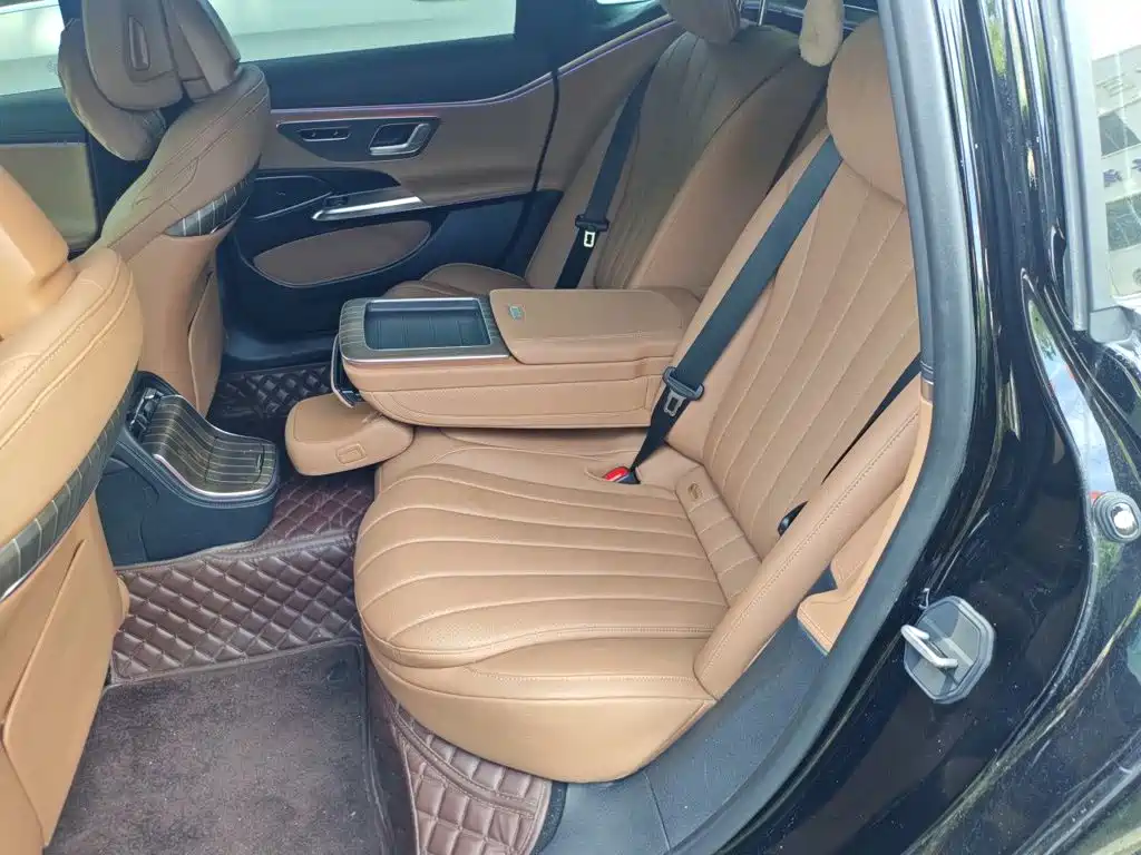 Mercedes-Benz E-Class — миниатюра 15