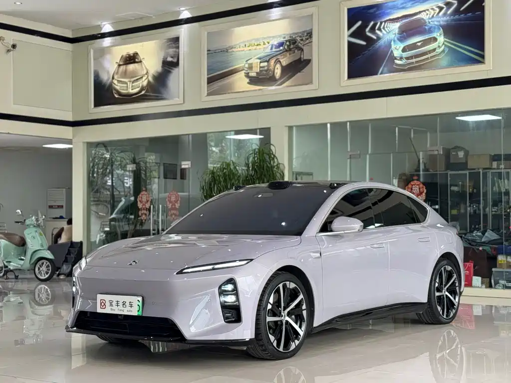 NIO ET5