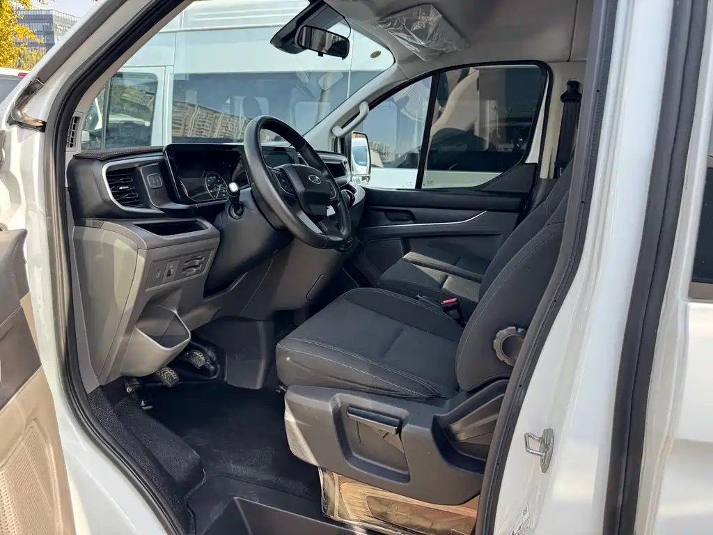 Ford Transit — миниатюра 4
