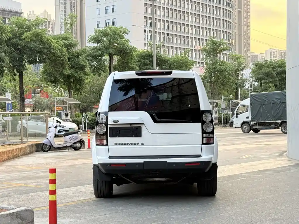 Land Rover Discovery — миниатюра 4