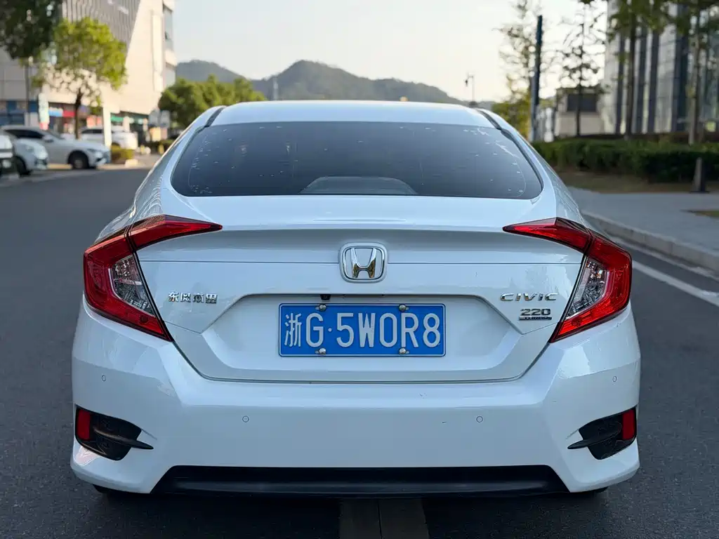 Honda Civic — миниатюра 10