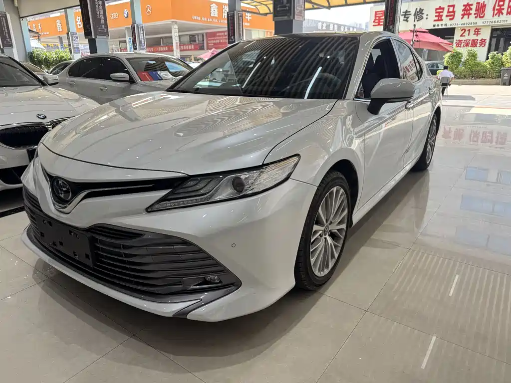 Купить Toyota Camry
