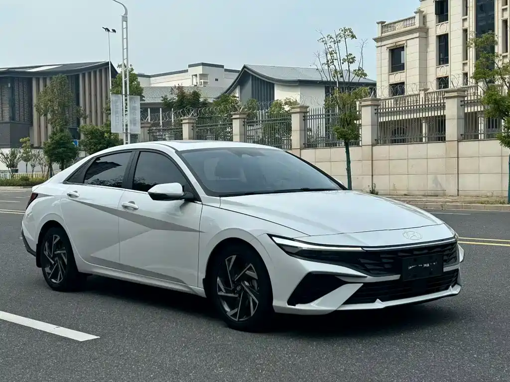 Hyundai Elantra — миниатюра 4